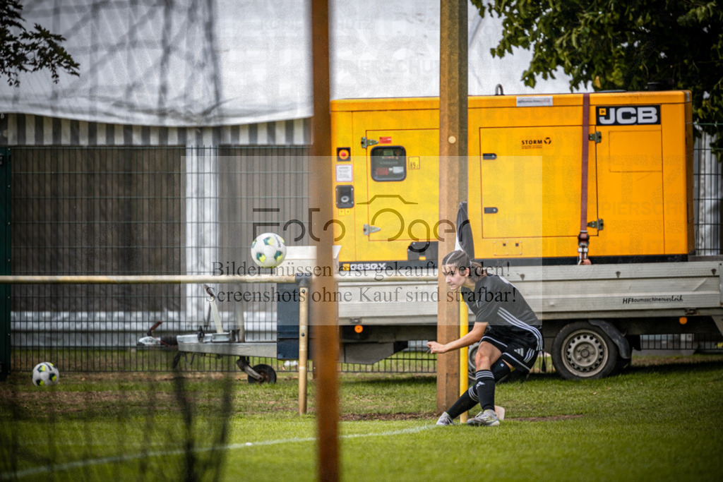 SG Bohmte/Ostercappeln/Schwagstorf - SG Hollenstede / Schwagstorf | Fr.-BZL Weser-Ems Süd · 1. Damen - SG Hollenstede / Schwagstorf · Sportplatz - Realisiert mit Pictrs.com