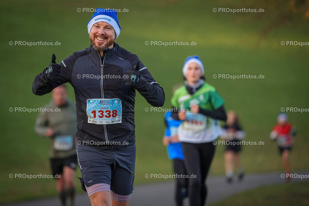 6. Bonner Nikolauslauf; Bonn, 14.12.2025 | Impressionen vom 6. Bonner Nikolauslauf am 14.12.2025 in Bonn (Nordrhein-Westfalen). 