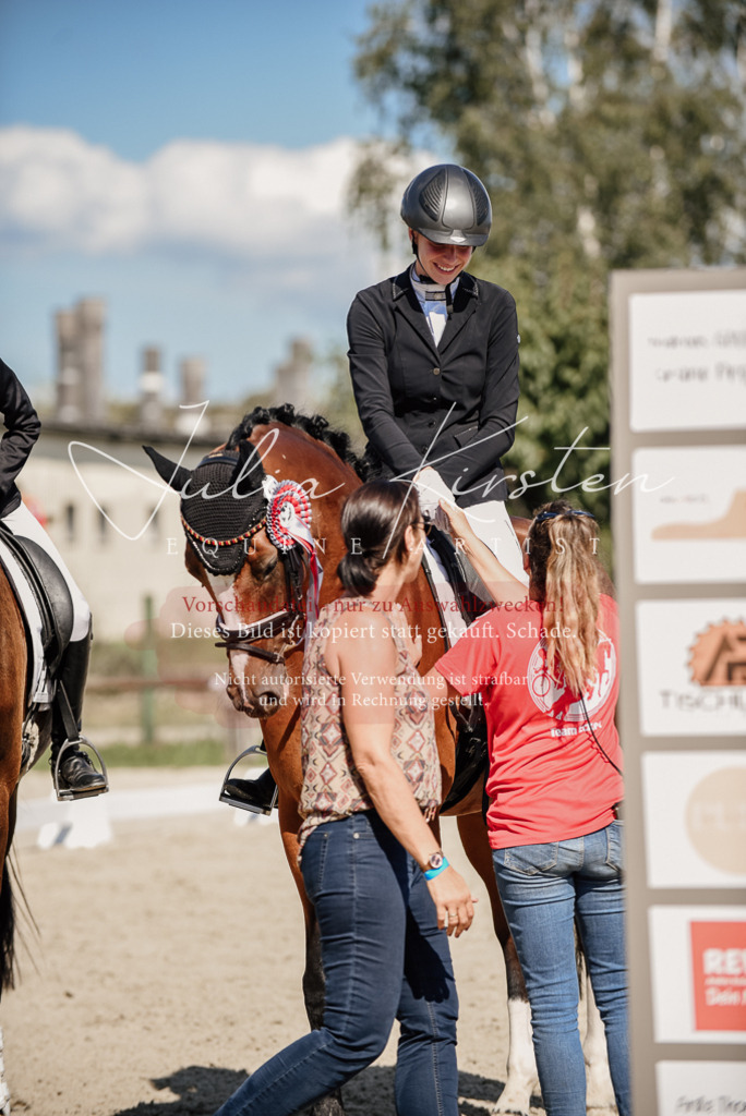 DSC_9791 | Pferde- und Turnierfotografie in Westsachsen. Pferdeportraits, Auftragszeichnungen und intuitive Kunst.