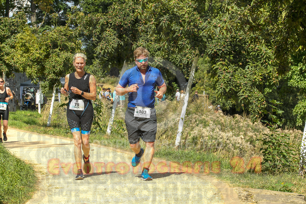 250824_1243_EX1_0318 | Sportfotografie im Rhein-Sieg Kreis, Köln, Bonn, NRW, Rheinland Pfalz, Hessen, etc. Unser Tätigkeitsfeld umfasst den Laufsport vom Volkslauf über den Marathon, Duathlon, Triathon bis zum Ultralauf wie Kölnpfad Ultra oder Schindertrail.