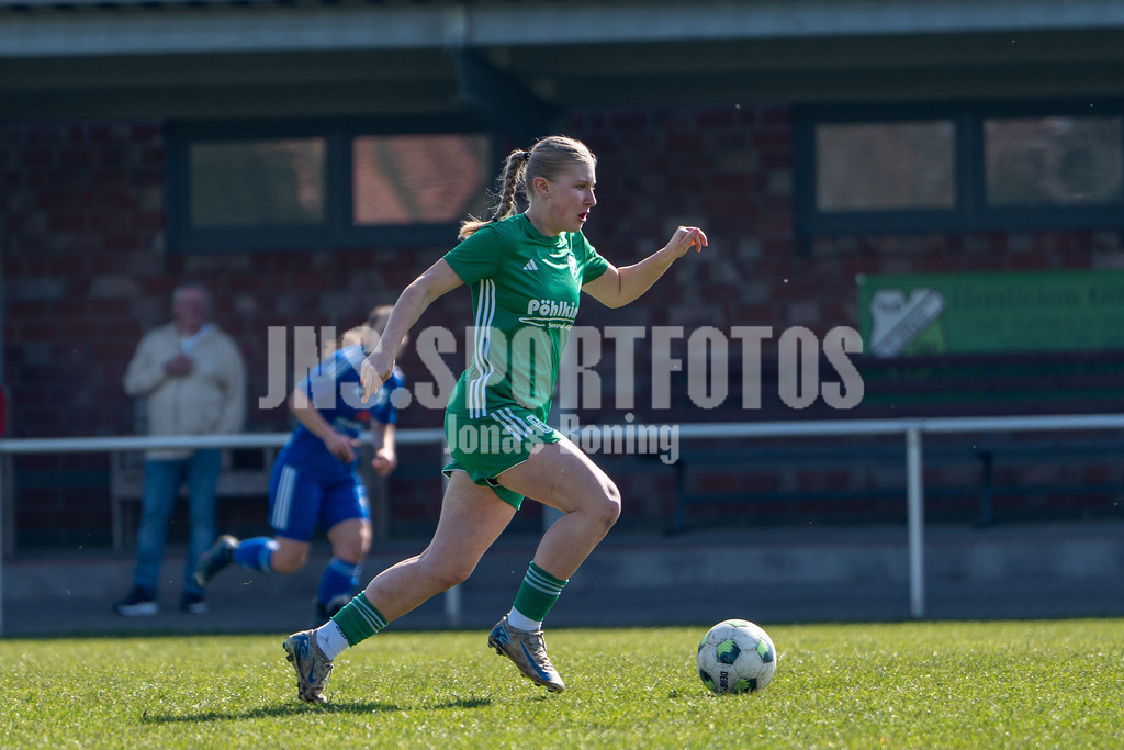 Fußball I Frauen I Saison 2025-2026 I Oberliga Niedersachsen I 17. Spieltag I TuS Lutten - BW Hollage I 12860 | jns.sportfotos - Realisiert mit Pictrs.com