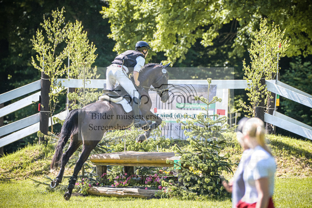 DOS_4787 | Entdecke hochwertige Reitturnierfotos von Foto Oger. Professionell, emotional und authentisch – jetzt Lieblingsmomente im Shop bestellen.Deutschlandweite Turnierfotografie. - Realisiert mit Pictrs.com