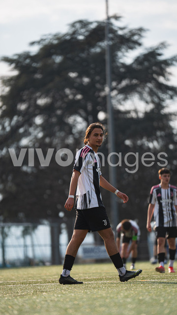 juv_lut_fmachado-0219 | Images from the Juniors B match between Juventus Academy and FC Lutry, played on 18 March 2026 in Lutry, Switzerland, featuring players, coaching staff and match action throughout the game.