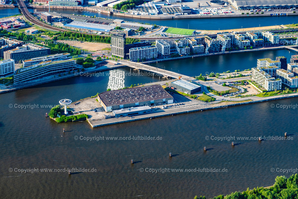 Hamburg_Baakenhafen_Oper_Hafencity_ELS_8040160625 | HAMBURG 16.06.2025 Baugrundstück für die neue Hamburger Oper und das Brückenbauwerk entlang " Baakenhafen Brücke " in Hamburg, Deutschland. Weiterführende Informationen bei: Bezirksamt Hamburg-Mitte, Fachamt Stadt- und Landschaftsplanung,  Kühne + Nagel (AG & Co.) KG,  Kühne Bauausführung. // Building plot for the new Hamburg Opera and the bridge structure along "Baakenhafen Bridge" in Hamburg, Germany. Further information at: Bezirksamt Hamburg-Mitte, Fachamt Stadt- und Landschaftsplanung,  Kuehne + Nagel (AG & Co.) KG,  Kuehne Bauausfuehrung. Foto: Martin Elsen