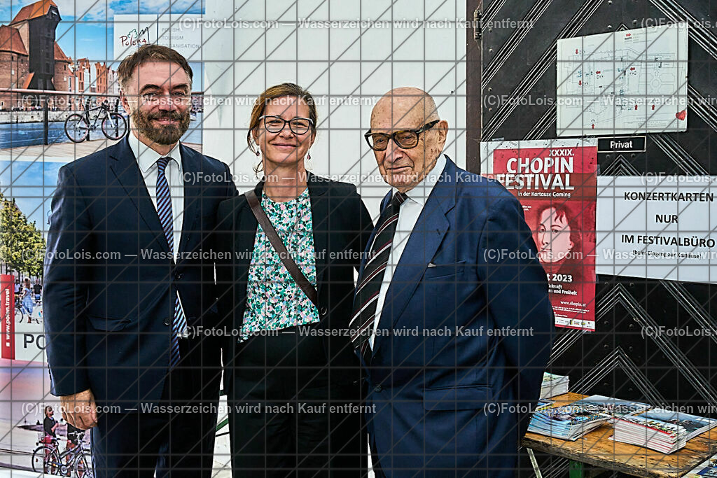 ALP0323_XXXIX_Chopin-Festival_Eroeffnung_Styczek-Kanitzer | (C)FotoLois.com, Alois Spandl, XXXIX. internationales CHOPIN-Festival in der Kartause Gaming, Eröffnung des Festivals mit Einmarsch der Goldhaubengruppe Lackenhof mit der Musikkapelle Gaming sowie den Ehrengästen und Eröffnungsansprachen in der Barockbibliothek, Fr 4. August 2023.