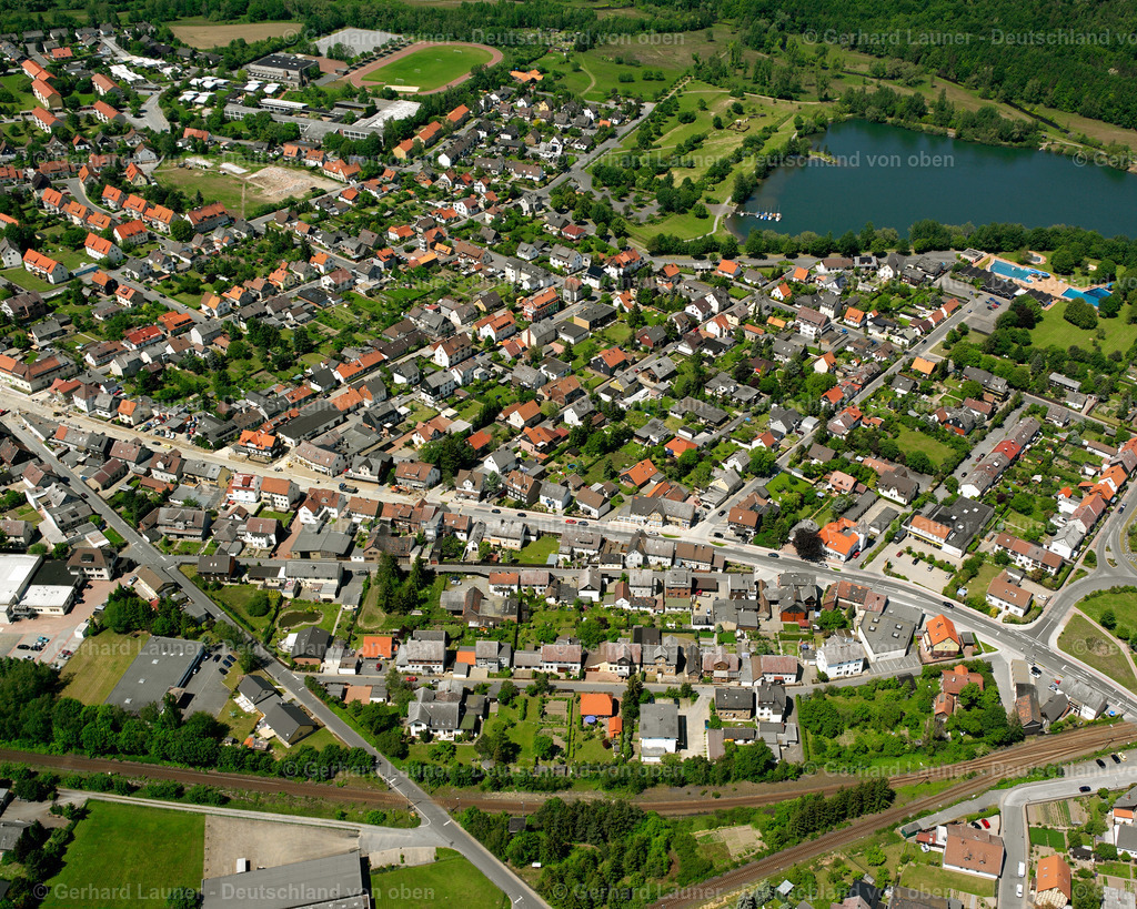 2638306 | VIENENBURG 06.08.2006 Wohngebiet der Mehrfamilienhaussiedlung  in Vienenburg im Bundesland Niedersachsen, Deutschland // Residential area of the multi-family house settlement  in Vienenburg in the state Lower Saxony, Germany Foto: Gerhard Launer