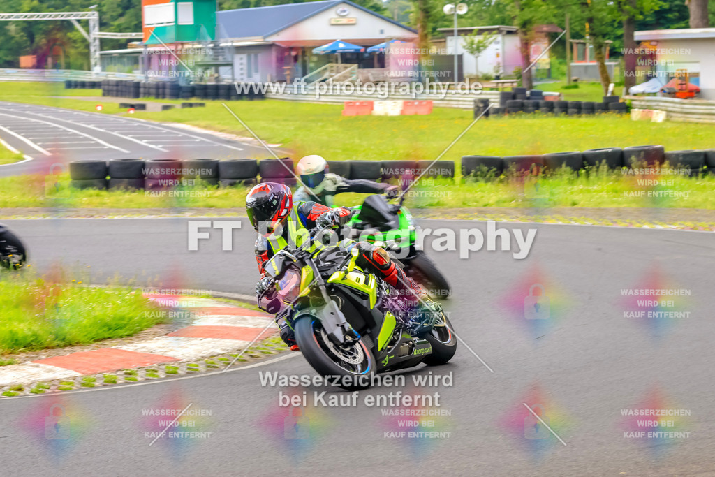 VBK-7754 | Hier findet Ihr Bilder von Touristenfahrten auf der Nürburgring Nordschleife oder von anderen Veranstaltungen die ich besucht habe. Viel Spass beim Durch Schauen 
