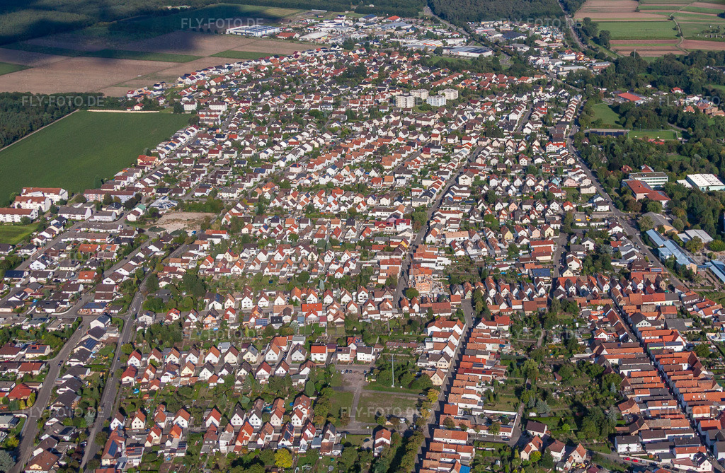 Ortsansicht von Westen | Luftbild: Ortsansicht von Westen in Bellheim im Bundesland Rheinland-Pfalz in Deutschland. Foto: IMG_71037.jpg vom 27.08.2014 durch Werner Riehm/FLY-FOTO.de - Realisiert mit Pictrs.com