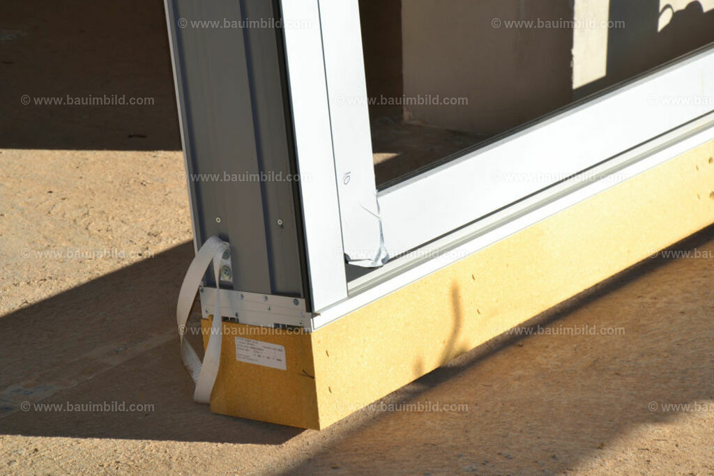 bib-lg14-fenster-0011 | Nach LV-Leistungsgruppen sortierte Detailfotos über den Bau eines Hauses. Alle Hausbau-Bilder direkt vom Urheber und Autor der Website Haus-Selber-Bauen.com
