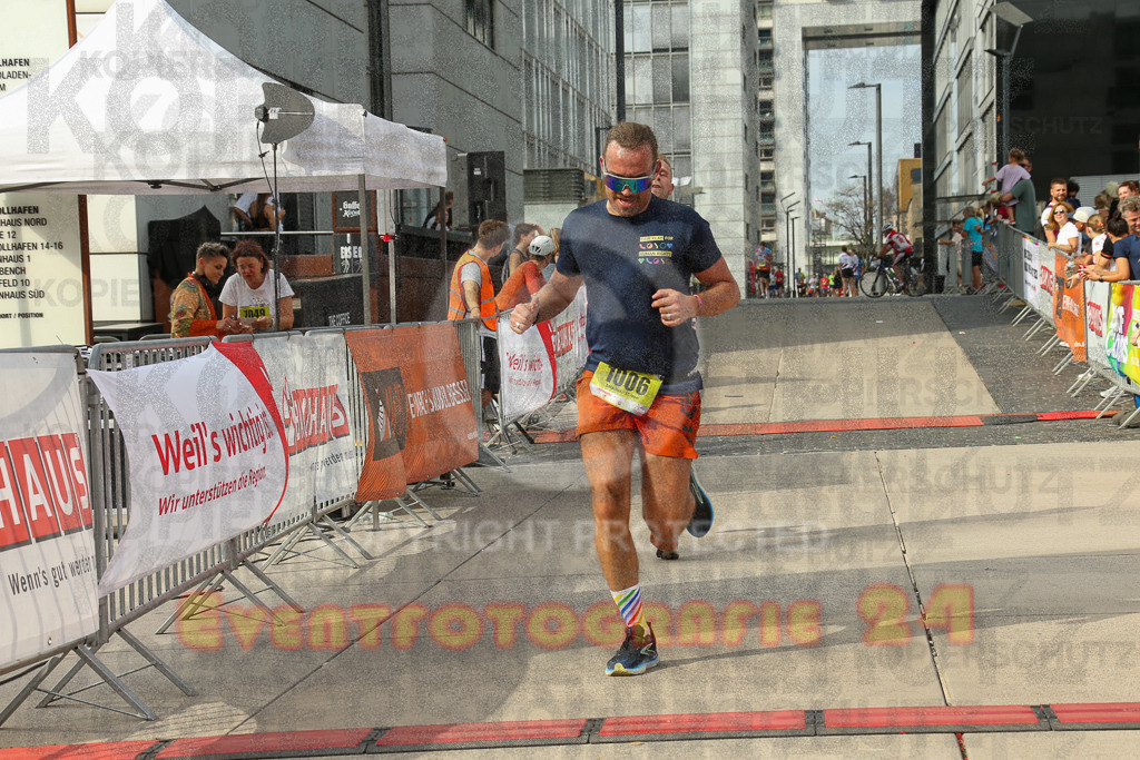 250920_1525_EX1_9345 | Sportfotografie im Rhein-Sieg Kreis, Köln, Bonn, NRW, Rheinland Pfalz, Hessen, etc. Unser Tätigkeitsfeld umfasst den Laufsport vom Volkslauf über den Marathon, Duathlon, Triathon bis zum Ultralauf wie Kölnpfad Ultra oder Schindertrail.