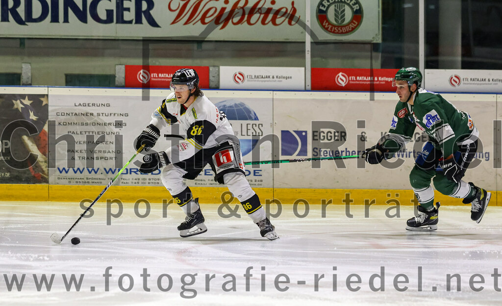 2023-11-17_038_TSV_Erding_gegen_EA_Schongau | Erding, Deutschland, 17.11.2023:
Eishockey, Bayernliga Vorrunde 2023 / 2024, 10. Spieltag, TSV Erding gegen EA Schongau, Endergebnis: 12:4

Mathieu Newcomb (EA Schongau, #86)

Foto: Christian Riedel / fotografie-riedel.net