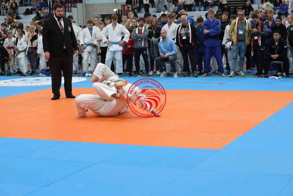 1J7A3142 | Fotos vom Adler Cup - Pictures from Adler Cup

Hier findet Ihr alle Eindrücke und großen Momente der Adler Cup Wochenenden. Here you will find all impressions and great moments of the Adler Cup weekends. - Realisiert mit Pictrs.com