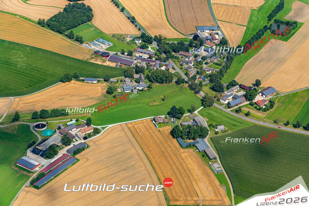 Die Luftaufnahme Mussen - Münchberg wurde 2021 mittels Flugzeug (keine Drohne) erstellt. Hohe Auflösung -für große Poster und Wandbilder geeignet!