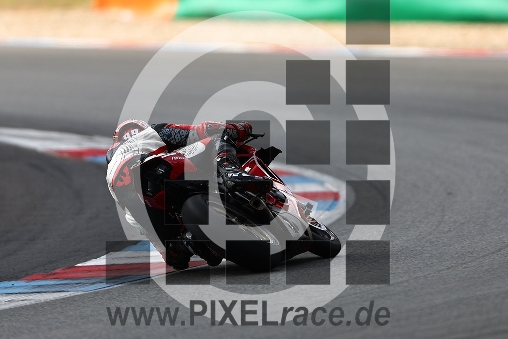 0089-20250830_06697 | Schöne Erinnerungen an spannende Momente - das festzuhalten ist unser Job. PIXELrace.de ist seit 2003 auf den Rennstrecken Europas unterwegs um die Action draußen beim Fahren und die wunderbare Stimmung imm Fahrerlager für euch einzufangen.