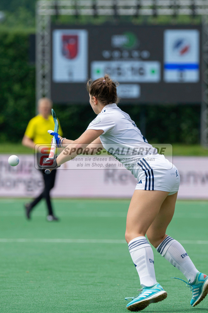 Final4_20240519-1145-0048 | Bonn, Deutschland, 19.05.2024:  in Aktion waehrend des Spiels der Deutsche Feldhockey-Meisterschaften 2024 zwischen Final 4 Damen Finale Düsseldorfer HC - Mannheimer HC im Bonner THV am 19.05.2024 in Bonn, Deutschland. (Foto von Stephan Fehrmann)

Bonn, Germany, 19.05.2024:  in action during the game of Deutsche Feldhockey-Meisterschaften 2024 between Final 4 Damen Finale Düsseldorfer HC - Mannheimer HC in Bonner THV at 19.05.2024 in Bonn, Deutschland. (Foto from Stephan Fehrmann)