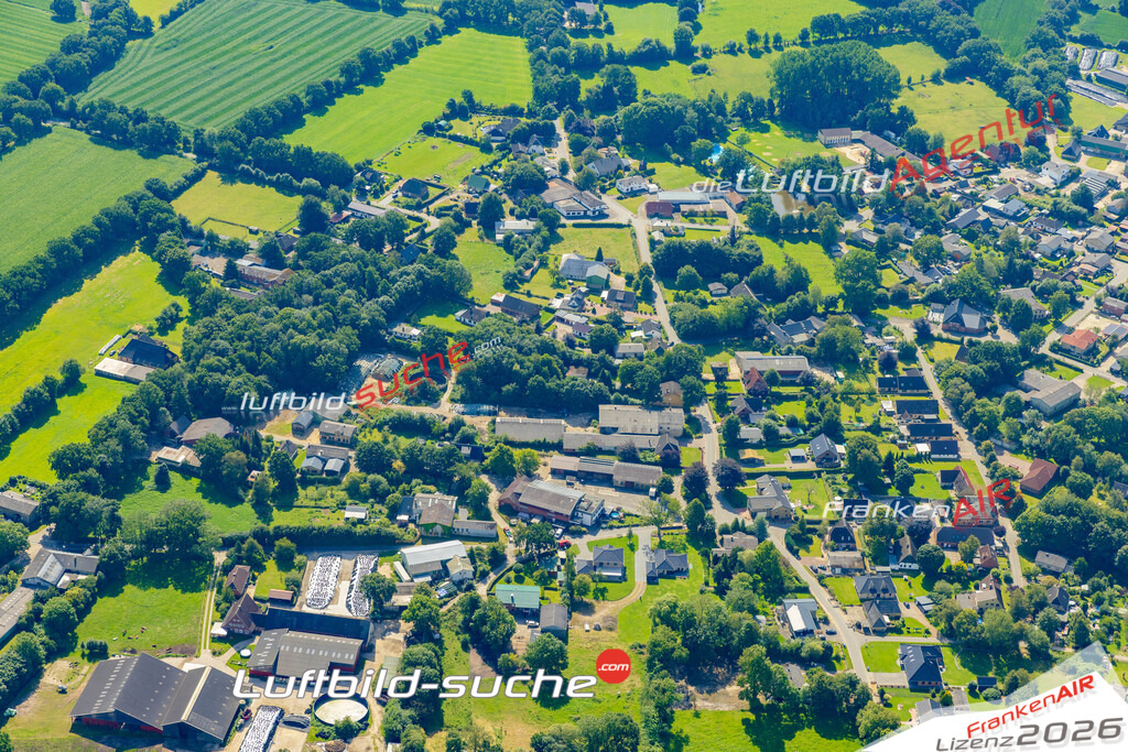 Neue Luftbildaufnahme der Stadt Dellstedt - Das Luftbild wurde 2025 vom UL-Flugzeug heraus erstellt ( keine Drohnenaufnahme ) - Hochauflösende Luftaufnahme - für Wandbilder und großformatige Ausdrucke geeignet. Das besondere Geschenk!Hier alle&nbsp;Infos zur Lizenzierung der LuftaufnahmeWir fliegen auch dieses Jahr wieder in Ihre Region um Luftbilder zu erstellen.- Luftbild anfragen