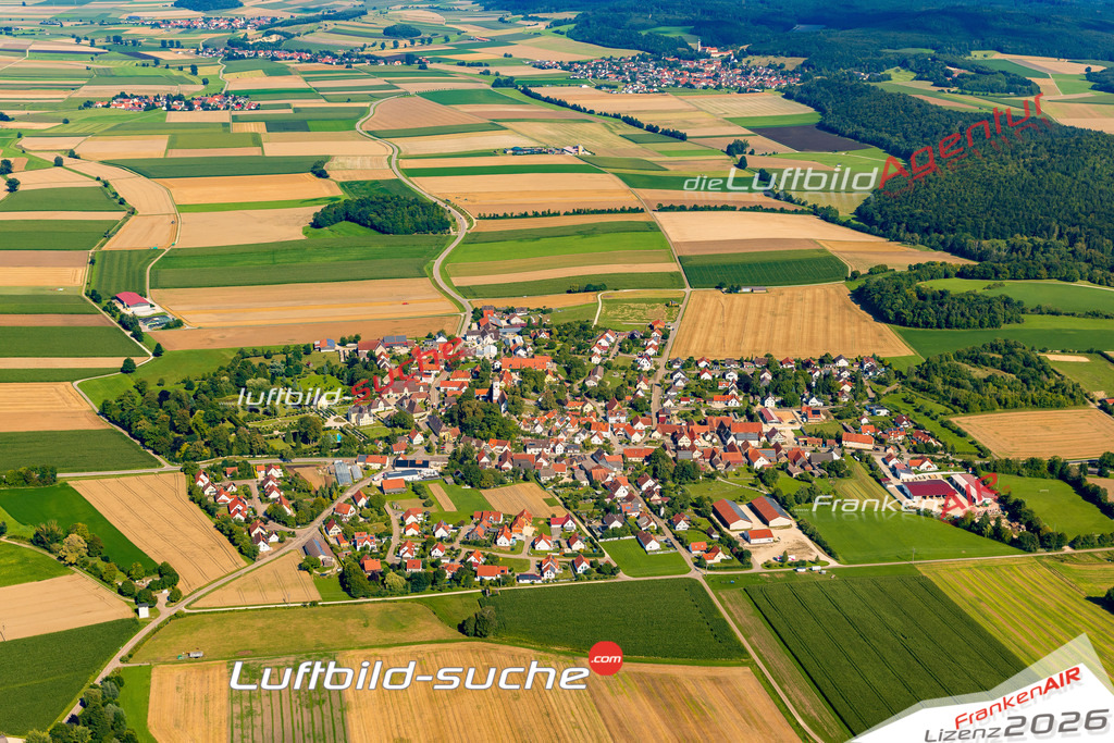 Luftaufnahme von Hohenaltheim - Die Luftaufnahme wurde 2025 vom UL-Flugzeug heraus erstellt ( keine Drohne ) - Hochauflösende Luftaufnahme - für professionelle Ausdrucke geeignet. Die Geschenkidee !Mit Lizenz und Bildrechte bestellbar