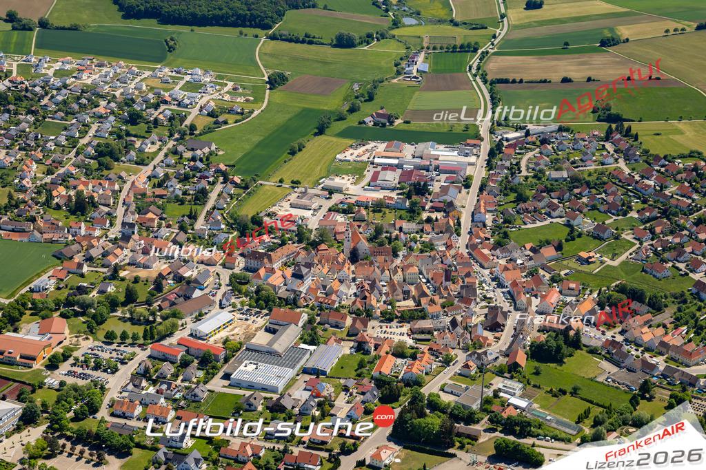 Das Luftbild der Stadt Monheim wurde 2022 vom Flugzeug heraus erstellt (keine Drohnen-Aufnahmen) Aufnahmehöhe ca.450 Meter- hohe Bildauflösung und Druck-Qualität. Garantiert!