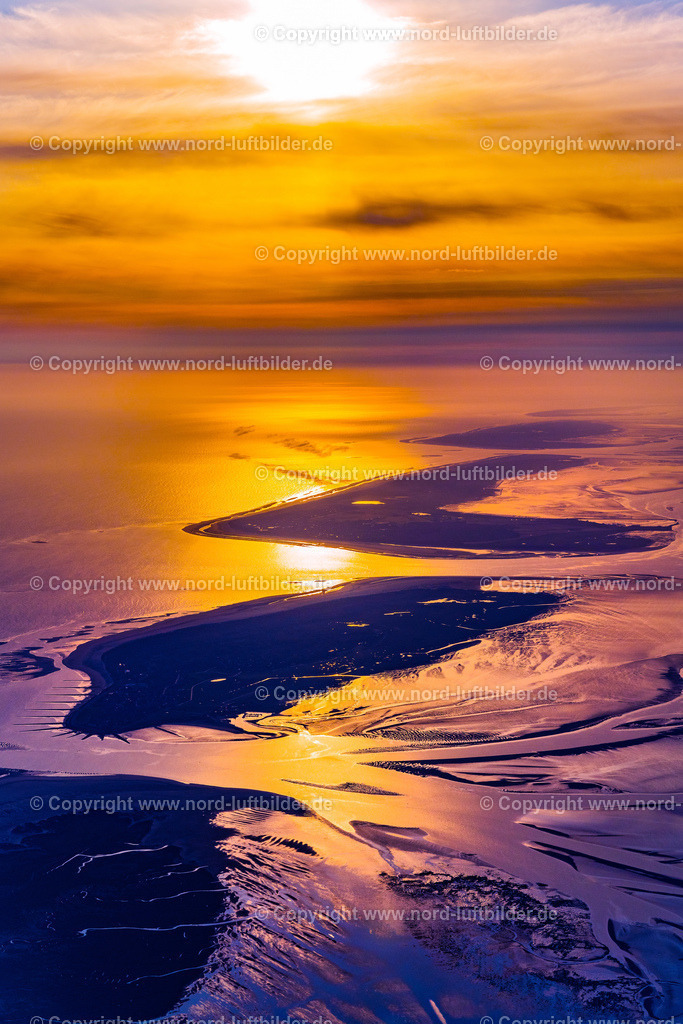 Baltrum_Langeoog_Sonnenaufgang_ELS_5992190523 | BALTRUM 19.05.2023 Wattenmeer der Nordsee- Küste beim Sonnenaufgang in Baltrum im Bundesland Niedersachsen, Deutschland. // Wadden Sea of North Sea Coast at sunrise in Baltrum in the state Lower Saxony, Germany. Foto: Martin Elsen