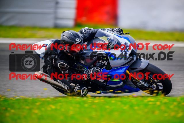 MaZZes_FotoMatrix_240831_6007705_6282 | STK1000