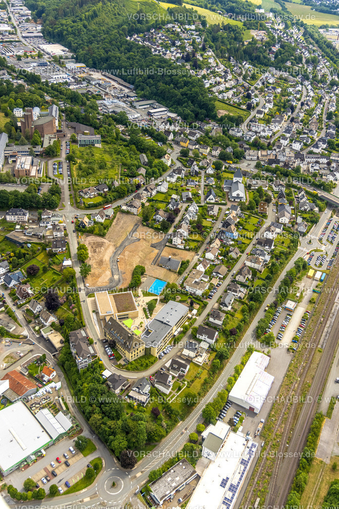Meschede220600884 | Luftbild, Baustelle An Klocken Kapelle, St. Walburga-Realschule, Meschede-Stadt, Meschede, Sauerland, Nordrhein-Westfalen, Deutschland