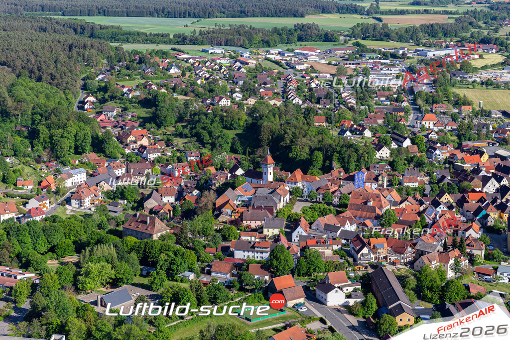 Das Luftbild der Stadt Hollfeld wurde 2020 vom Flugzeug heraus erstellt (keine Drohne) Aufnahmehöhe ca.400 Meter- hohe Auflösung und Qualität garantiert!