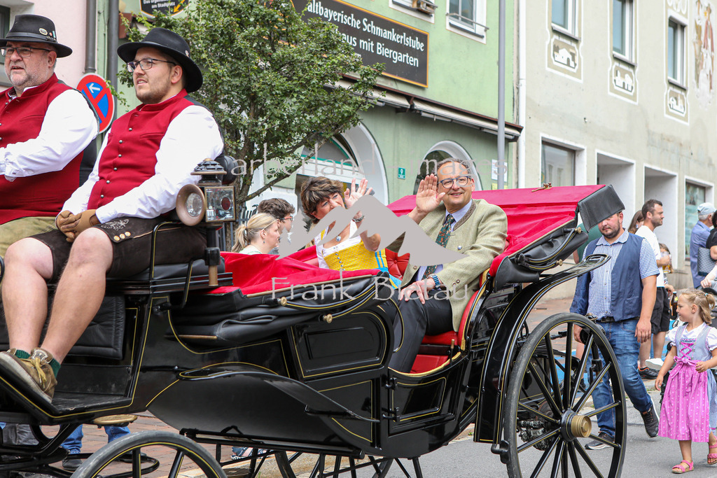 OE7A1508 | die Festeröffnung in Zwiesel mit prominentem Besuch, Ministerpräsident Markus Söder sowie Minister Hubert Aiwanger.
