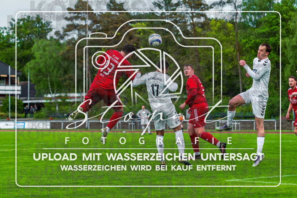Bezirksliga Herren LG - TV Jahn Schneverdingen II vs. Buchholzer FC | Philipp Drotleff (TV Jahn Schneverdingen II #13), Manuel Alscher (Buchholzer FC #17); Bezirksliga Herren LG - TV Jahn Schneverdingen II vs. Buchholzer FC am 15.05.26 in Osterwald-Stadion, Schneverdingen - Realisiert mit Pictrs.com