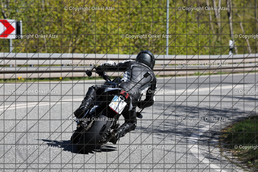 IMG_7154 | Fotograf am Kyffhäuser. Onkel Atze. Kyffhäuser Rennstrecke. Café36. Motorsportfotografie. - Realisiert mit Pictrs.com