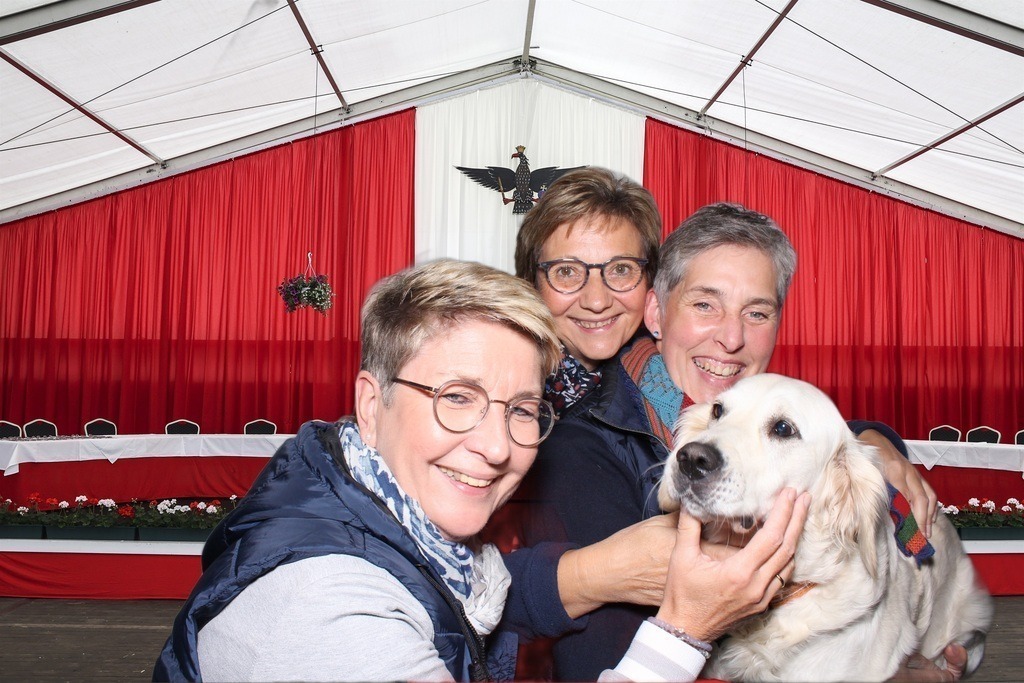 top-top.de 240928-154 | Foto, Video, Fotografie, Videografie, Fotobox, DJ, Discjockey, Musik, Musikbox, Veranstaltung, Photobooth, Amazon, Ebay, Buchtipp, Bestseller, Autor, Verlag, Buch, Wesel, Hamminkeln, NRW, Dinslaken, Rees, Drohne, Hochzeit, Party, Fotobox, Wesel, Fotograf