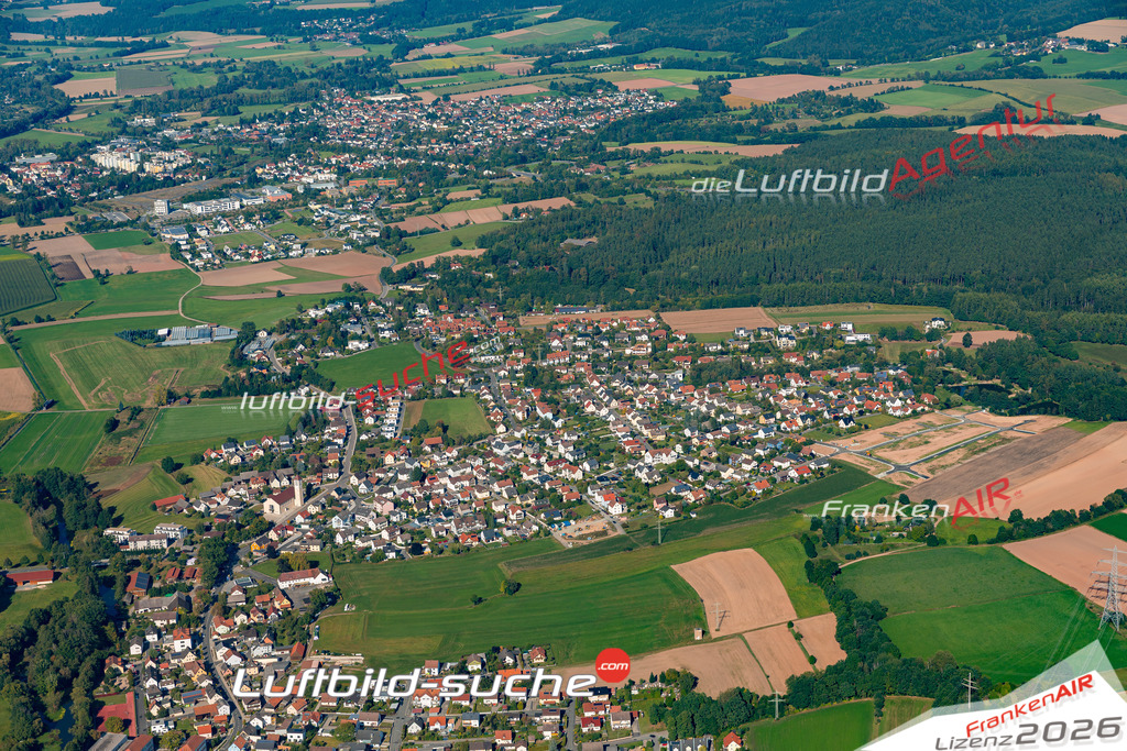 Das Luftbild der Stadt Schirmitz wurde 2021 vom Flugzeug heraus erstellt (keine Drohne) Aufnahmehöhe ca.450 Meter- hohe Bildauflösung und Druck-Qualität garantiert!