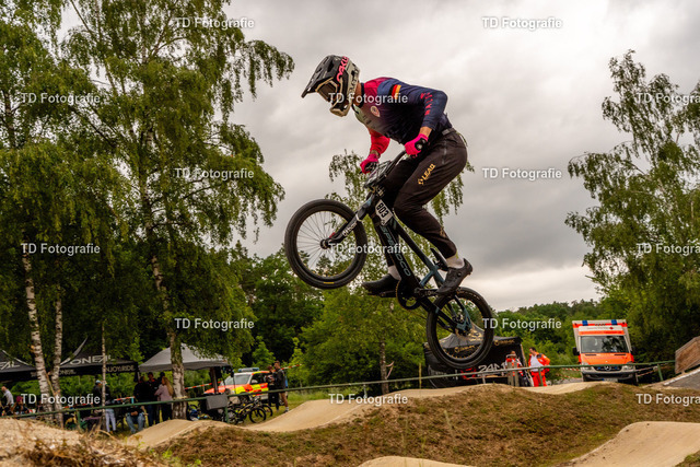 BayBMX2026-05005 | Fotogalerie von Thomas Dettweiler mit Eventbildern und lizenzfreien Fotos. Perfekt als Wandbild, für Büro, Website oder private Nutzung. - Realisiert mit Pictrs.com