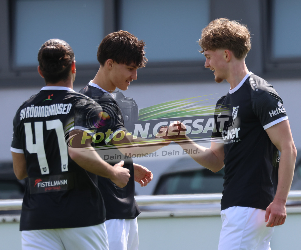 SV Rödinghausen - MSV Duisburg | Auf dem Bild zu sehen: schwarz SV Rödinghausen ; grün MSV Duisburg: SV Rödinghausen, MSV Duisburg, Saison 25/26, A-Jugend, Testspiel, Rödinghausen, Deutschland - Realisiert mit Pictrs.com