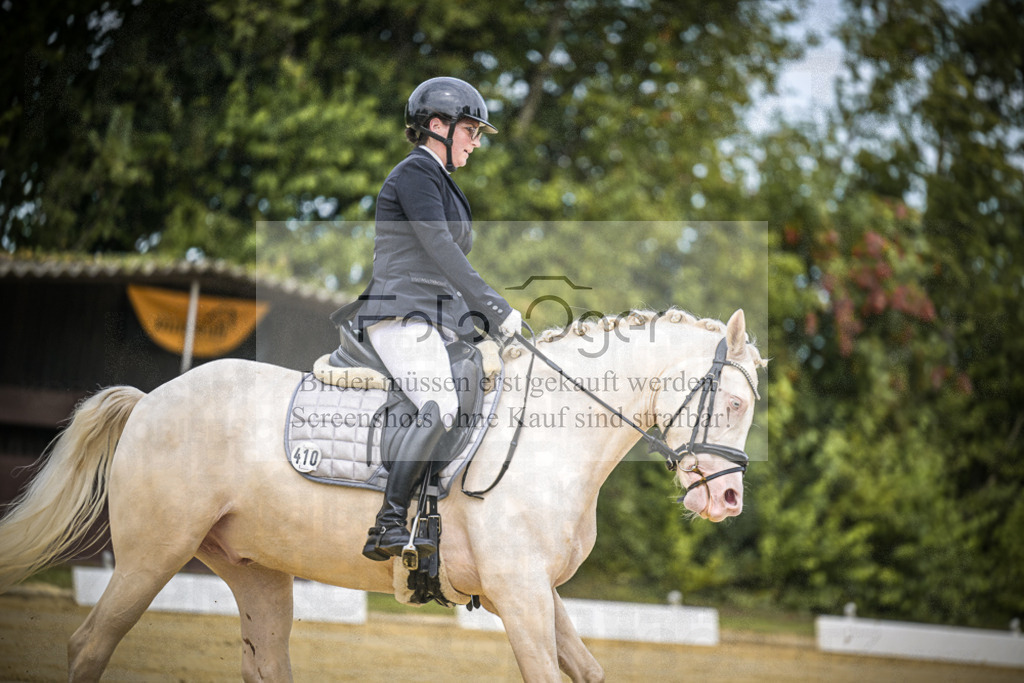 DOS_0786 | Entdecke hochwertige Reitturnierfotos von Foto Oger. Professionell, emotional und authentisch – jetzt Lieblingsmomente im Shop bestellen.Deutschlandweite Turnierfotografie. - Realisiert mit Pictrs.com