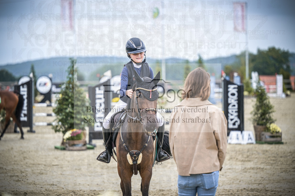 DOS_0059 | Entdecke hochwertige Reitturnierfotos von Foto Oger. Professionell, emotional und authentisch – jetzt Lieblingsmomente im Shop bestellen.Deutschlandweite Turnierfotografie. - Realisiert mit Pictrs.com