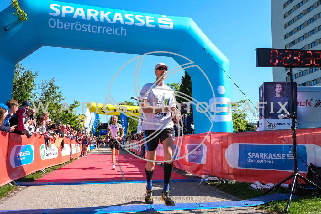 ..... | LINZ,AUSTRIA,27.April 24, Int. 3 Brückenlauf Linz  , Image shows: Photo: WAPICS / Michael ring