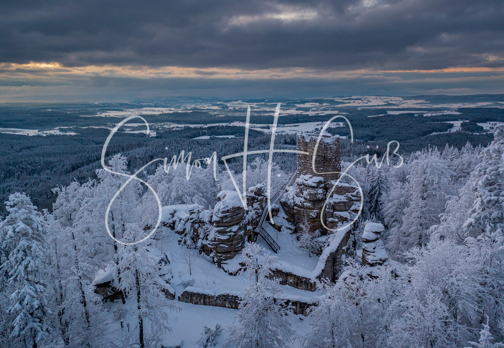 Burgruine Weißenstein im Winter | simonsuess - Realisiert mit Pictrs.com