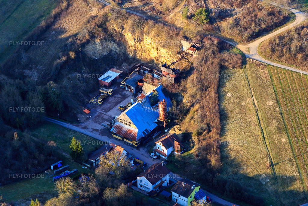 Luftbild: Bauifirma in der Waldstr im Ortsteil Gleishorbach in Gleiszellen-Gleishorbach im Bundesland Rheinland-Pfalz in Deutschland. Foto: IMG_105091.jpg vom 24.03.2018 durch Werner Riehm/FLY-FOTO.de