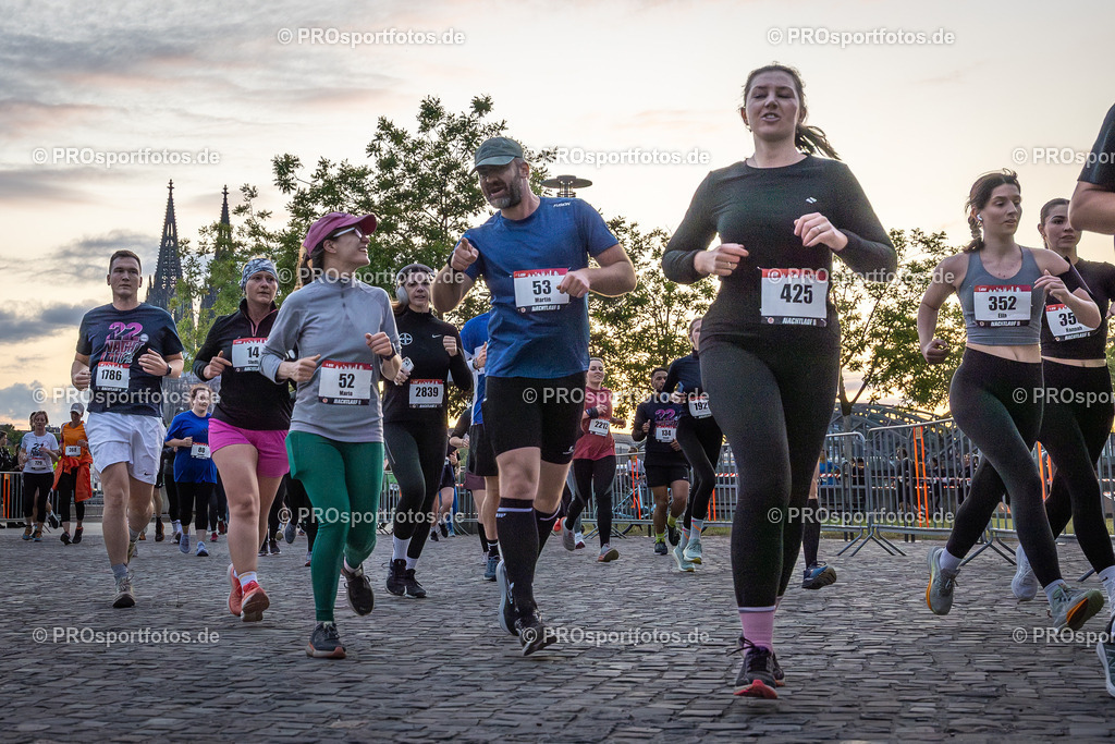 22. ASV Nachtlauf; Koeln, 28.05.25 | Impressionen vom 22. ASV Nachtlauf am 28.05.25 am Tanzbrunnen in Koeln. Foto: BEAUTIFUL SPORTS/Leah Kohring