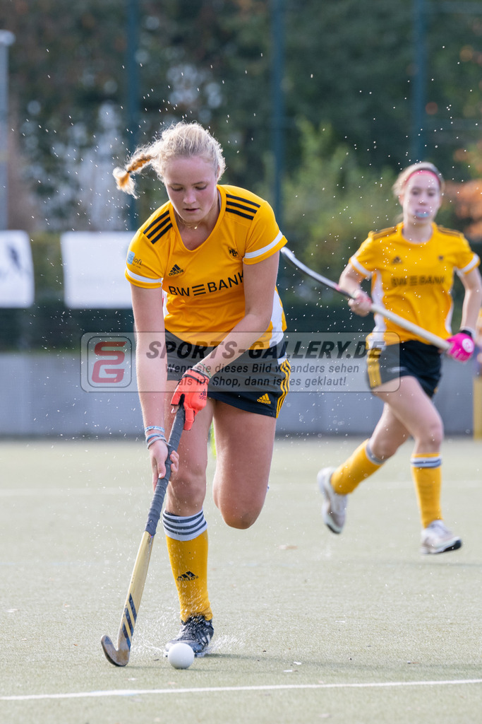 SFE_20231021_0207 | Deutsche Meisterschaft Weibliche U16 Halbfinale Düsseldorfer HC - Harvestehuder THC am 21.10.2023 in Köln (Düsseldorfer Hockeyclub 1905 e.V.), Photo: Stephan Fehrmann 2023 (Sports-Gallery)
