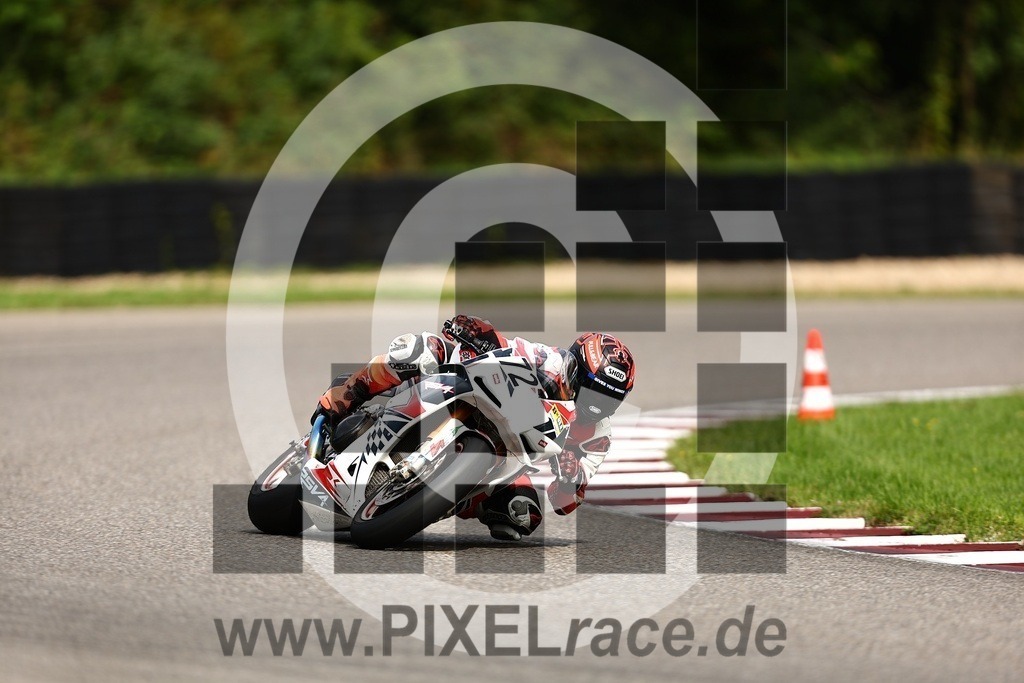 0072-20250903_01783 | Schöne Erinnerungen an spannende Momente - das festzuhalten ist unser Job. PIXELrace.de ist seit 2003 auf den Rennstrecken Europas unterwegs um die Action draußen beim Fahren und die wunderbare Stimmung imm Fahrerlager für euch einzufangen.