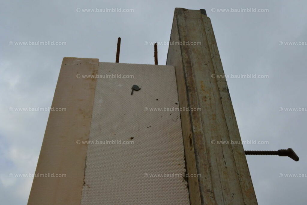 bib-lg04-betonarbeiten-0497 | Nach LV-Leistungsgruppen sortierte Detailfotos über den Bau eines Hauses. Alle Hausbau-Bilder direkt vom Urheber und Autor der Website Haus-Selber-Bauen.com