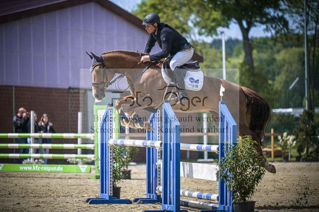DOS_8491 | Entdecke hochwertige Reitturnierfotos von Foto Oger. Professionell, emotional und authentisch – jetzt Lieblingsmomente im Shop bestellen.Deutschlandweite Turnierfotografie. - Realisiert mit Pictrs.com