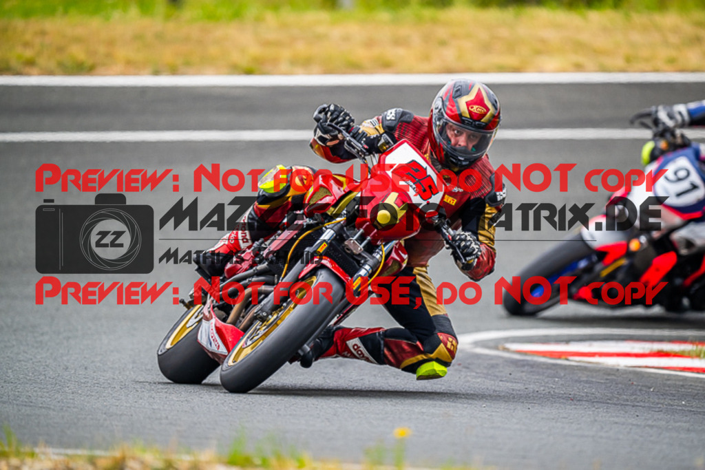 MaZZes_Fotomatrix_20230721_6007705_1744 | TWIN CUP