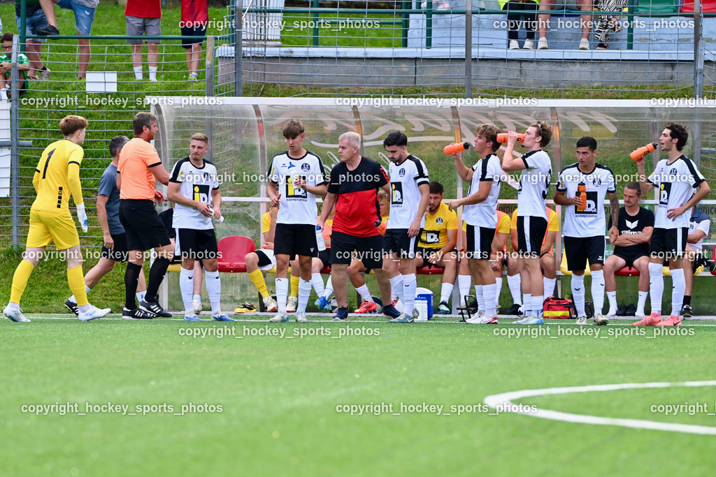 SV Spittal vs. UNION Matrei | SV Spittal Mannschaft Trinkpause, SV Spittal vs. UNION Matrei, SV Spittal vs. UNION Matrei am 17.08.2025 in Spittal an der Drau (Goldeck Stadion), Austria, (Photo by Bernd Stefan)