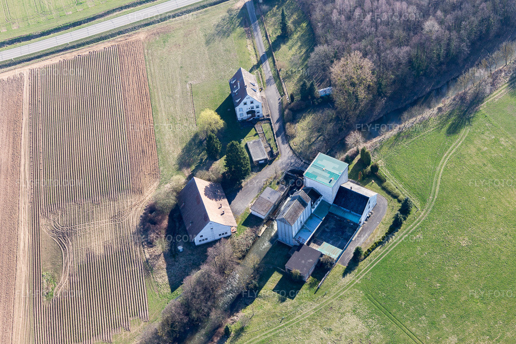 Aerial view: View of the town in Mertzwiller in the state Bas-Rhin, France. – Photo: IMG_097486.jpg taken on 03/16/2017 by Werner Riehm/FLY-FOTO.com – Resolution of the original: 5472 x 3648 px