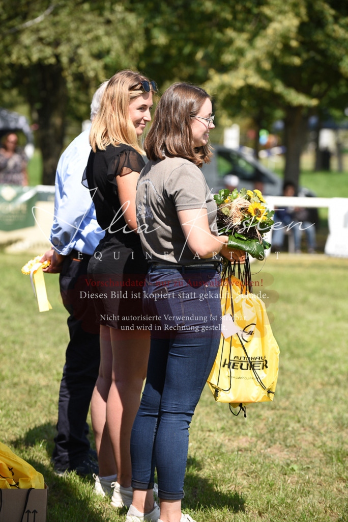 DSC_0119 | Pferde- und Turnierfotografie in Westsachsen. Pferdeportraits, Auftragszeichnungen und intuitive Kunst.