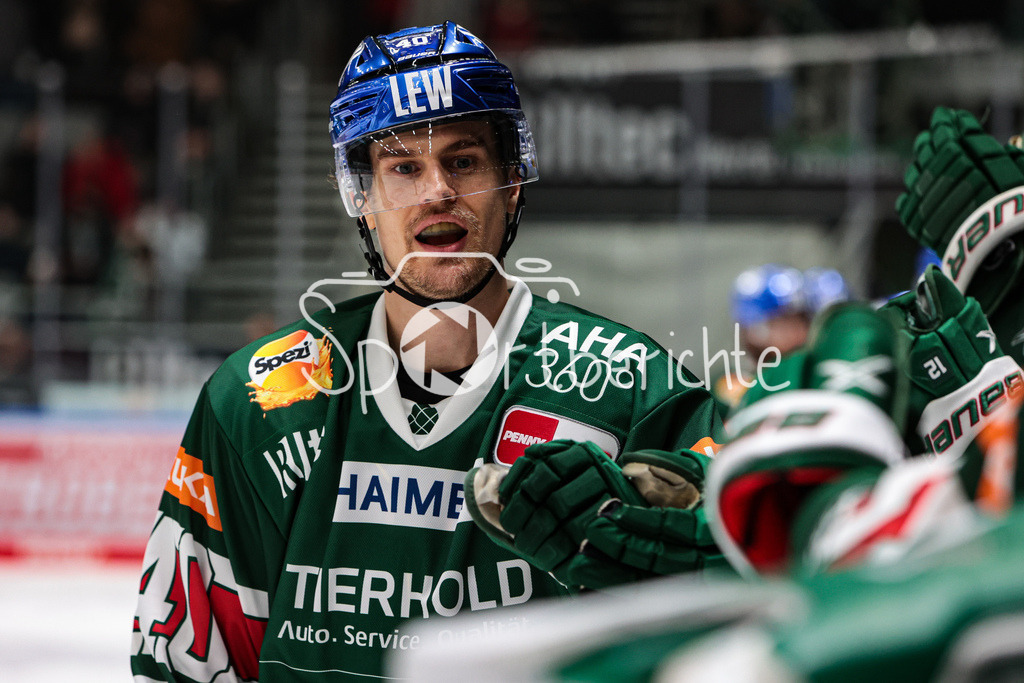 Augsburger Panther - Bietigheim Steelers | Sebastian WAENNSTROEM (AEV #40) jubelt ueber seinen Treffer zum 1-0 fuer Augsburg