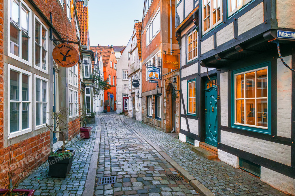 049 Bremen Schnoor - 28-01-2024 -R Ganske | Onlineshop mit Bildern von Stränden, Häfen und Meer. Leinwände, Poster, Kalender und andere Materialien erhältlich. Kommerzielle Lizenzen möglich.  - Realisiert mit Pictrs.com