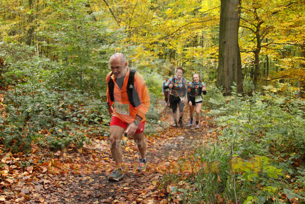 251026_1307_EV4_6526 | Sportfotografie im Rhein-Sieg Kreis, Köln, Bonn, NRW, Rheinland Pfalz, Hessen, etc. Unser Tätigkeitsfeld umfasst den Laufsport vom Volkslauf über den Marathon, Duathlon, Triathon bis zum Ultralauf wie Kölnpfad Ultra oder Schindertrail.